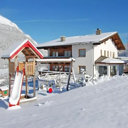 In Pitztal With Mountain Views, Cleaning Included Arzl im Pitztal