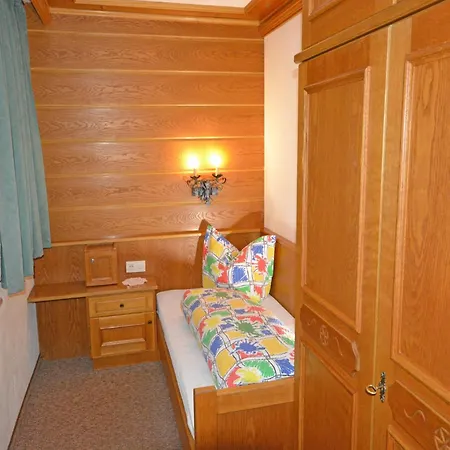 In Pitztal With Mountain Views, Cleaning Included Appartamento